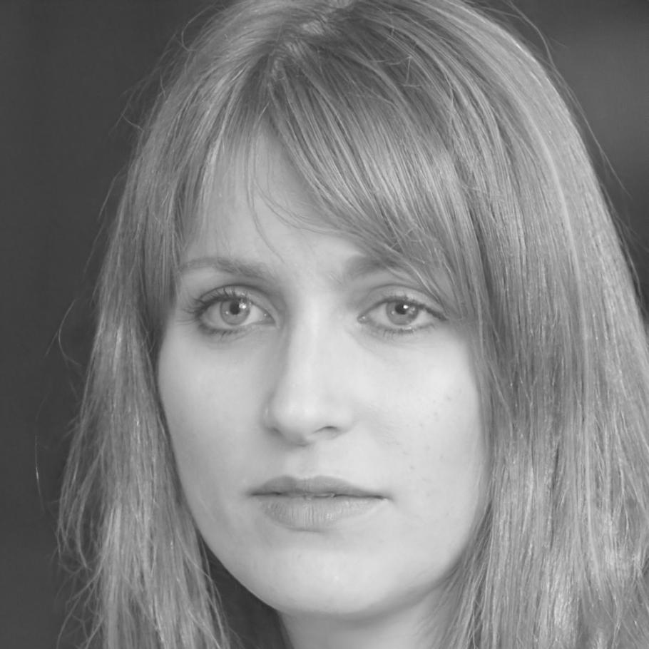Portrait de Marie Dubois, experte en analyse financière